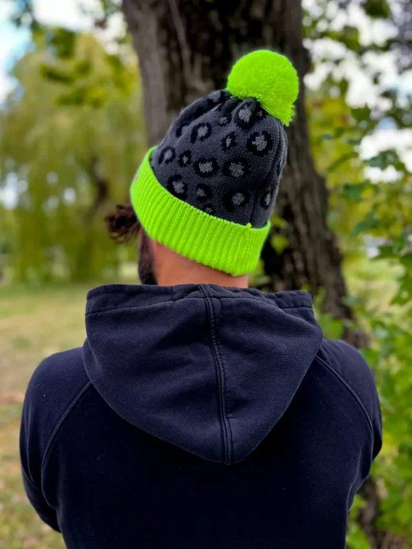 Męska czapka w panterkę "Neonowa" 11 pomysl na prezent dla chlopaka 2 1