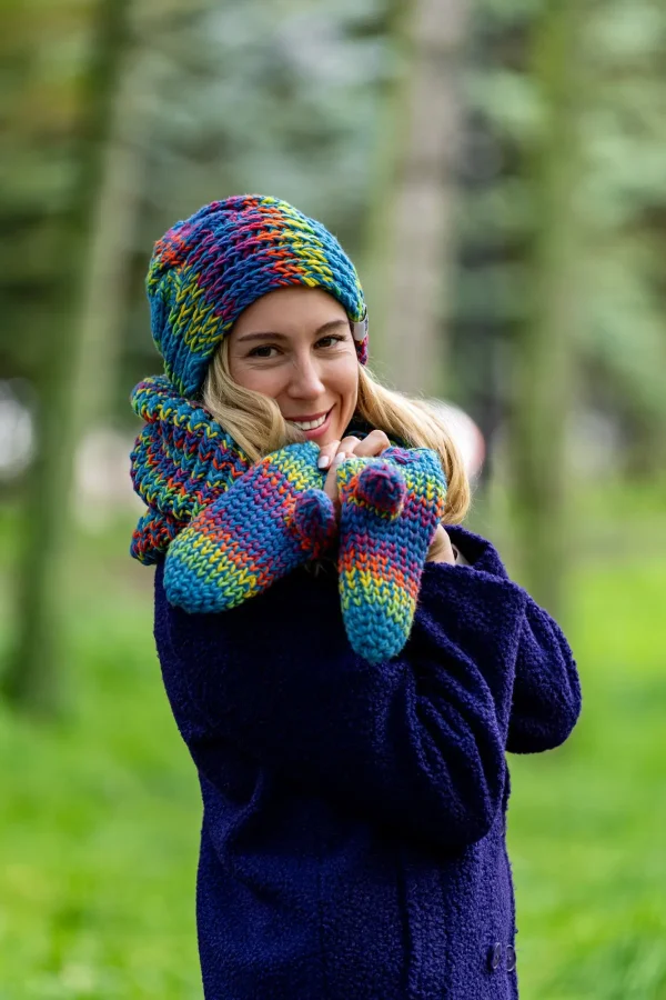 Czapka MERINO 50% nieugniatająca włosów "Tęcza Błękit" THIS IS IT 14 producent rekawiczek merino