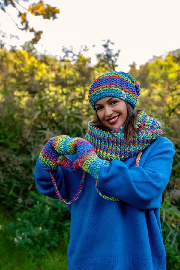 Czapka MERINO 50% ,,Tęcza błękit" NEVERLAND 12 producent rekawiczek zimowych