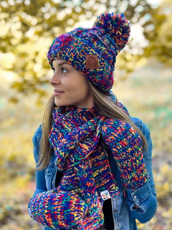 recznie robiona czapka z duzym pomponem