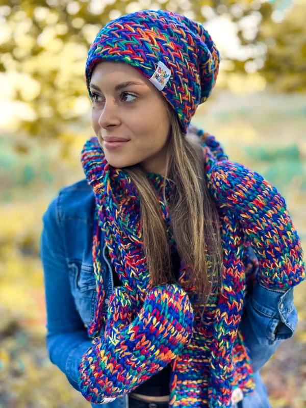 Czapka ręcznie robiona EXPLORER "Pokojowe granaty" 9 recznie robiona czapka zimowa bez pompona