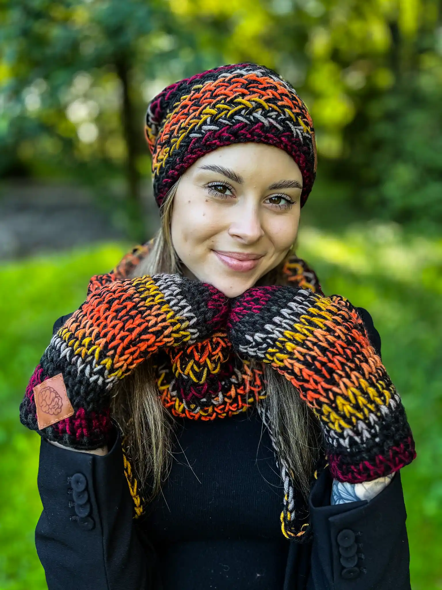 Rękawiczki handmade ze sznureczkiem ,,Ciemna jesień" 40 recznie robione rekawiczki ze sznurkiem