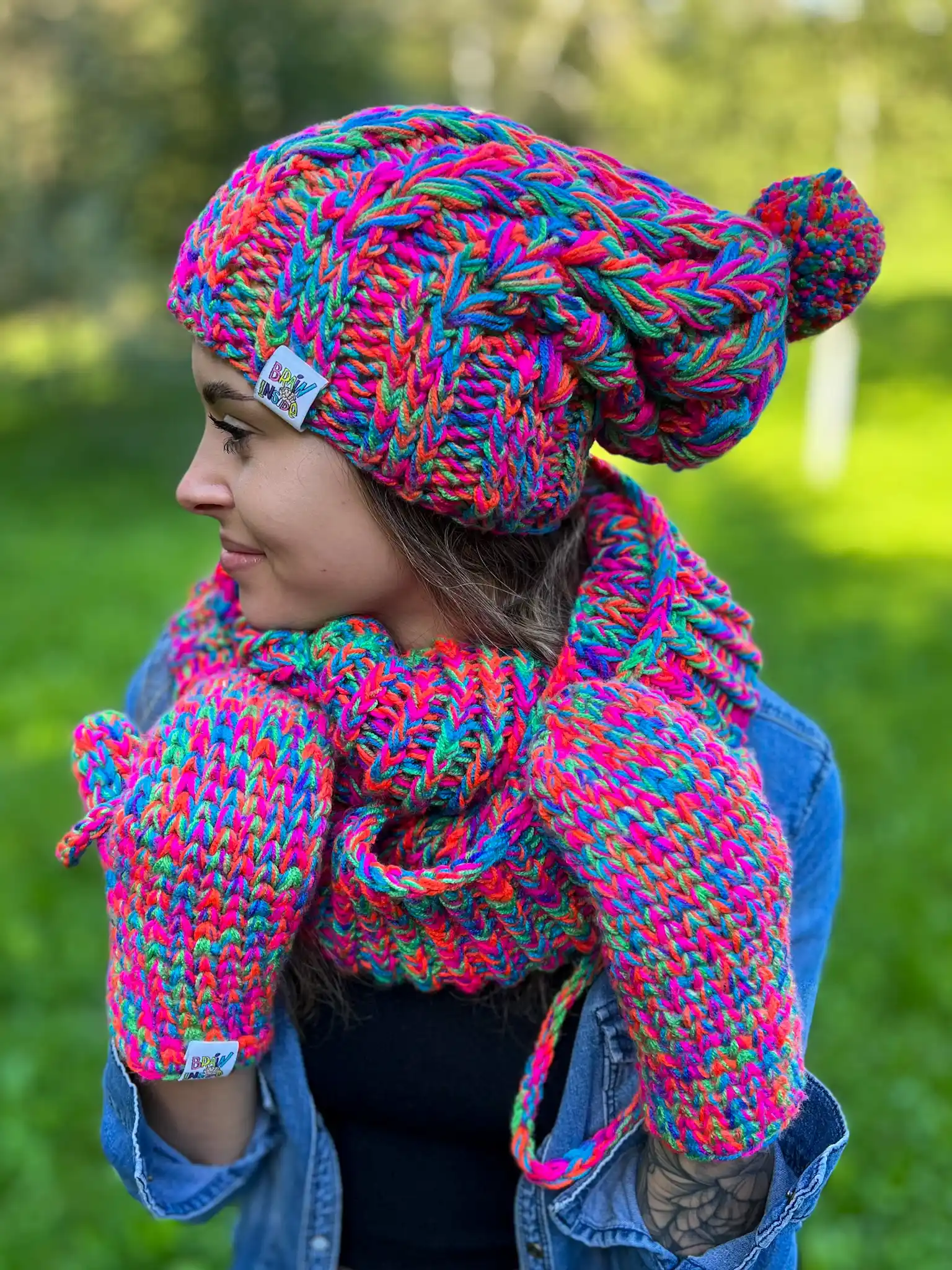 Rękawiczki handmade ze sznureczkiem ,,Kolorki" 200 rozowe rekawiczki ocieplane polarem