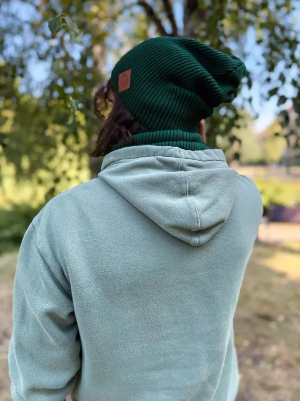 slouchy beanie green scaled 1