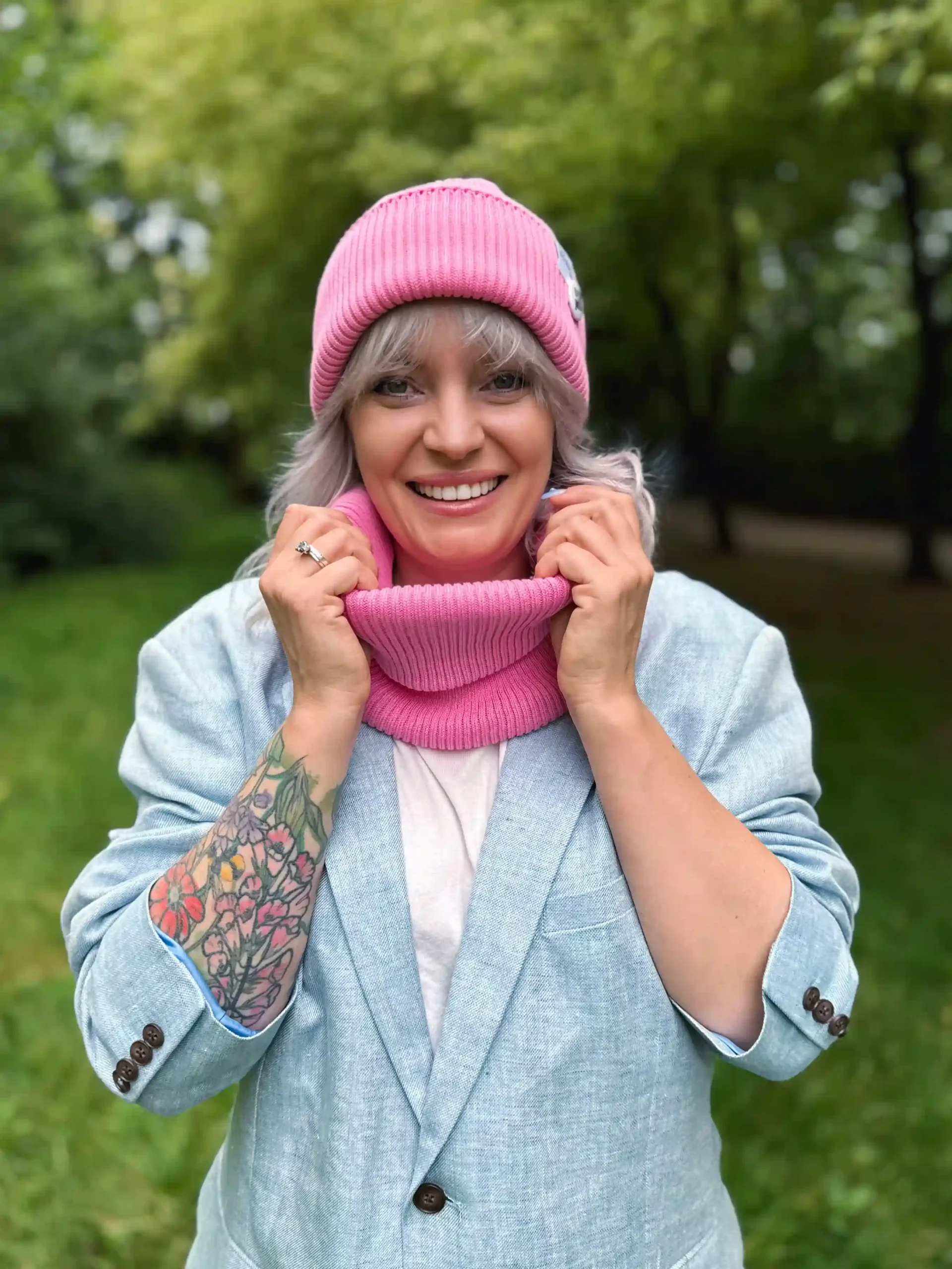Czapka beanie z bawełny logo kolorowe "Różowy" 45 szal bawelna scaled 1