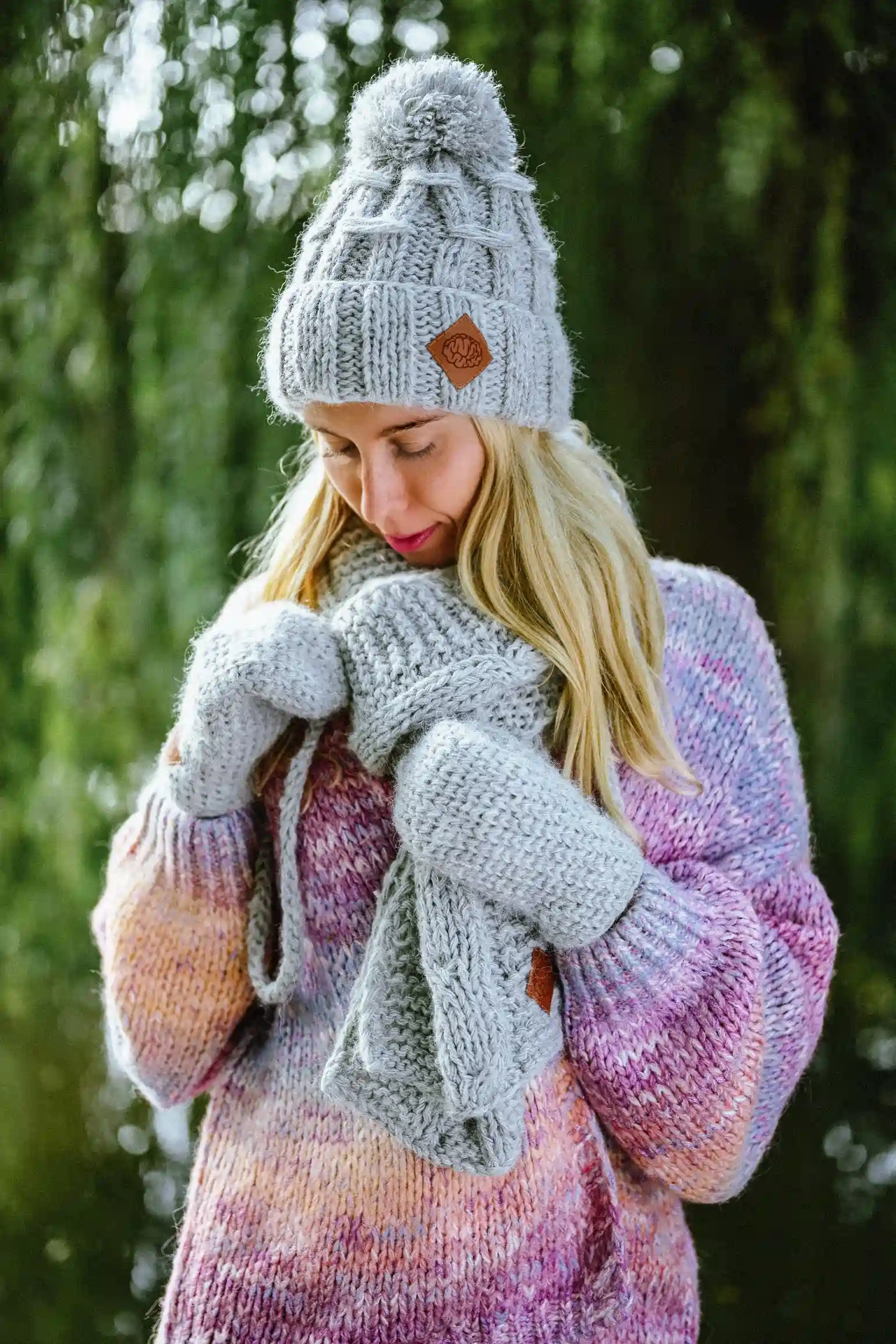 Czapka MERINO Euforia "Wybielony szary" 55 welniane rekawiczki