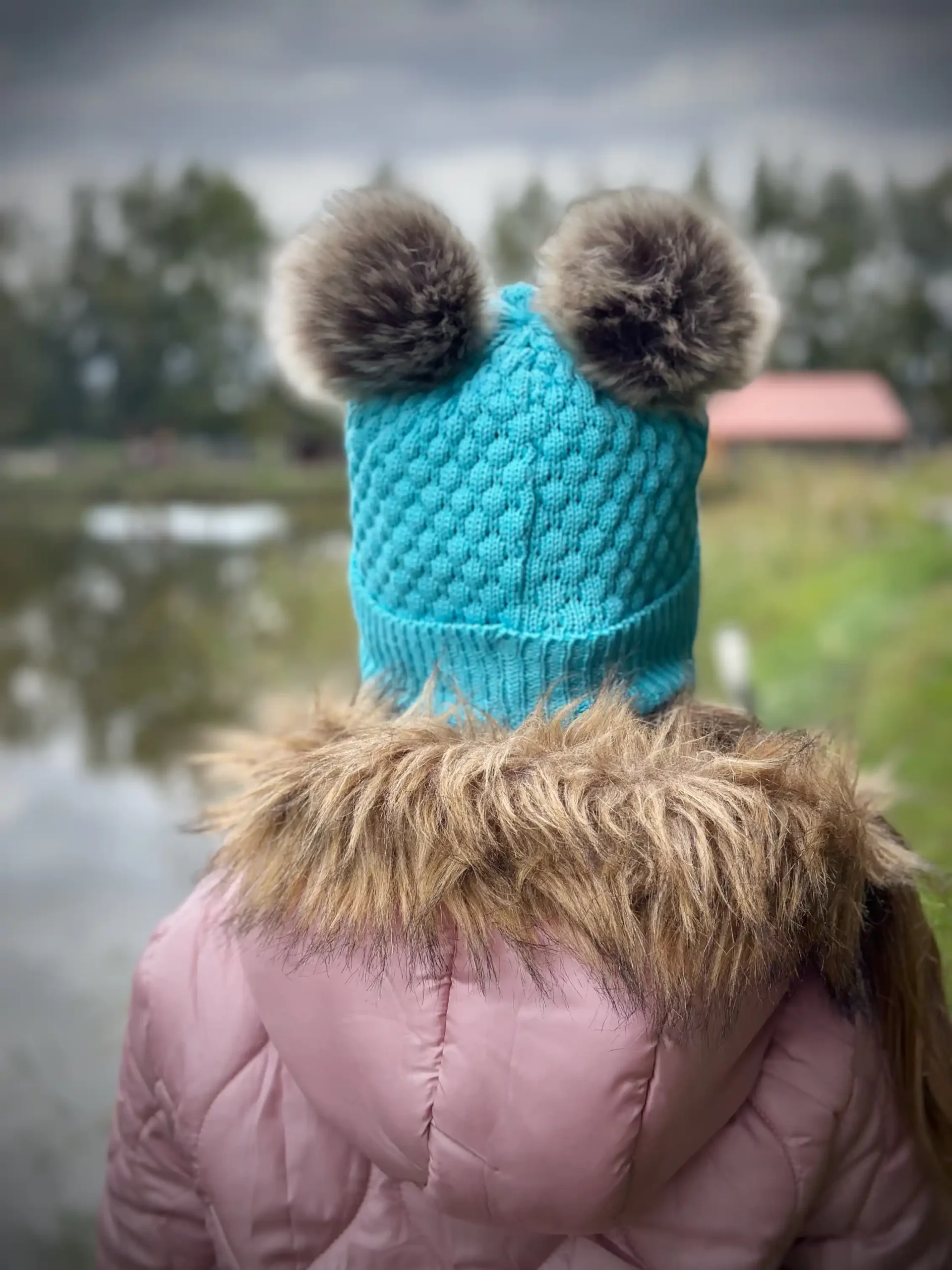 Bawełniana czapka dla dziecka z dwoma pomponami "Turkus" - BEZ KOMINA W ZESTAWIE 44 wygodna czapeczka bawelniana scaled 1