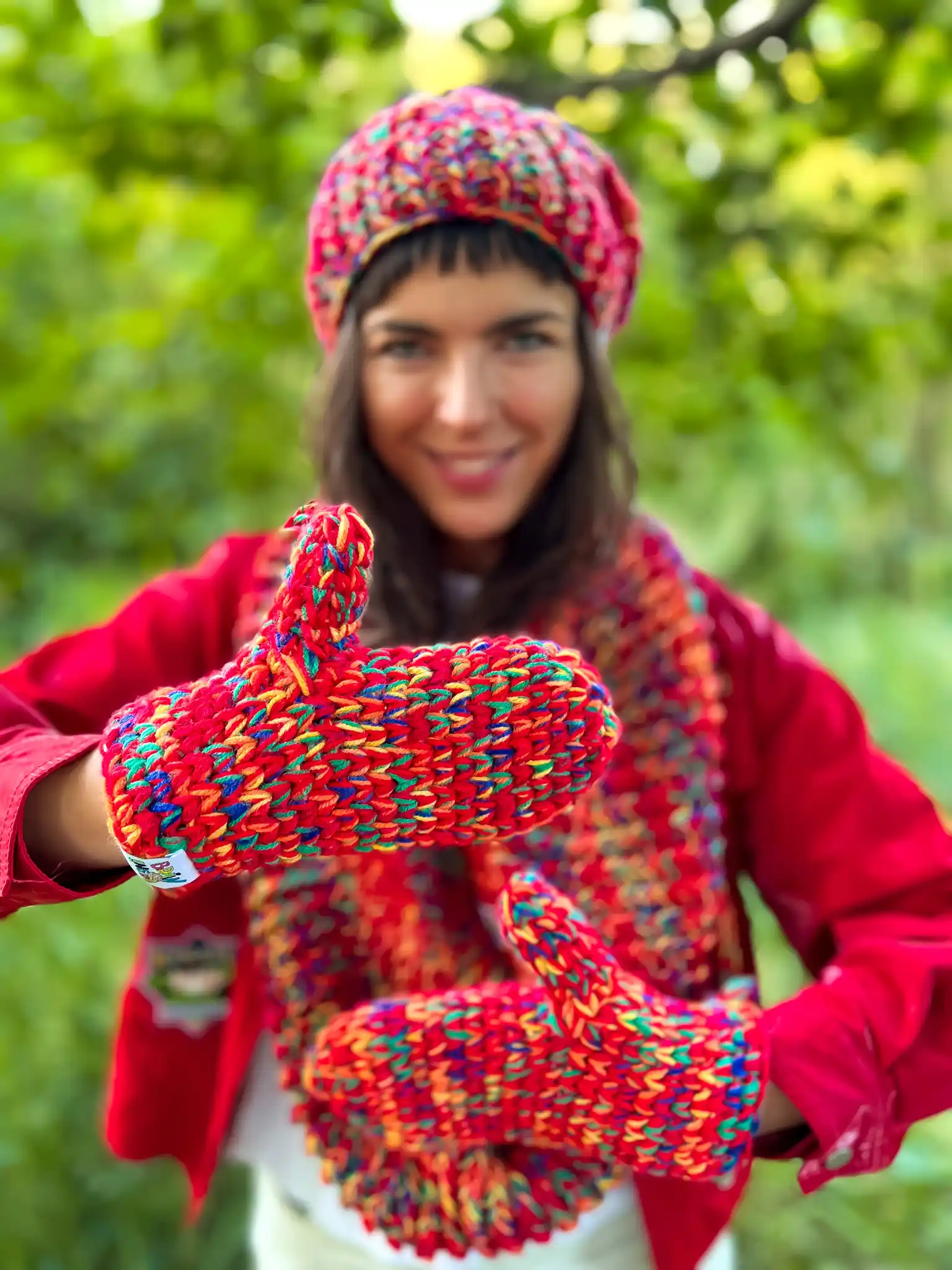 Rękawiczki MERINO 50% handmade ze sznureczkiem ,,Czerwienie" 194 Ręcznie robione czerwone mitenki, idealne na zimę