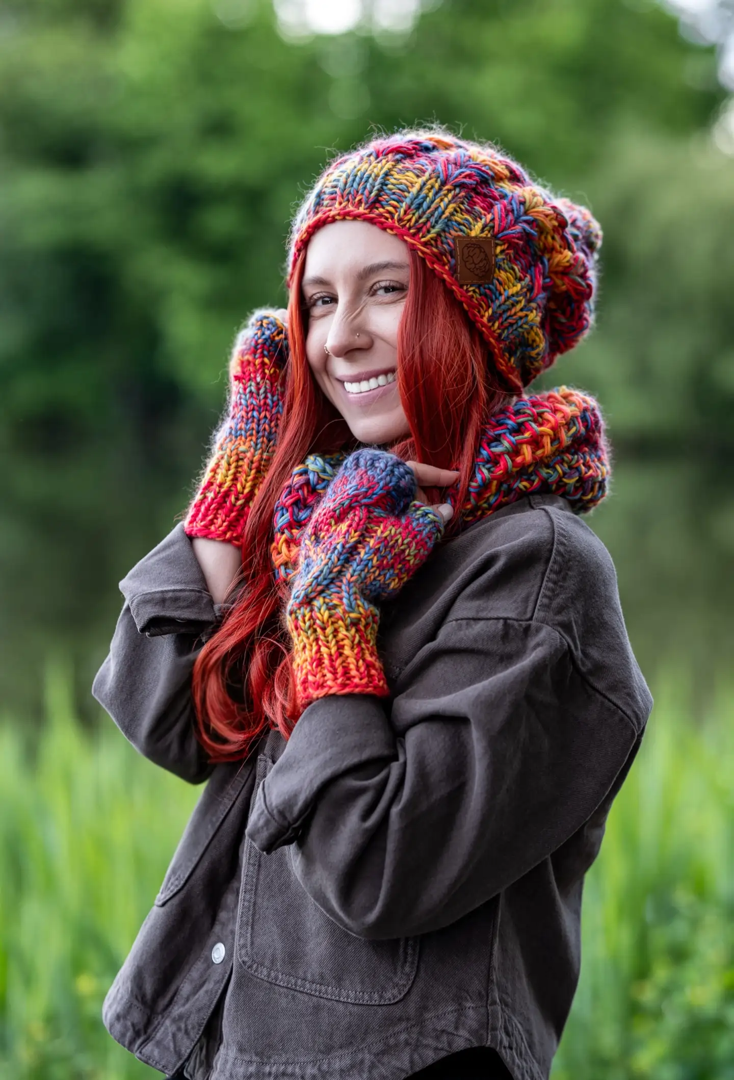 Czapka MERINO Smile "Przygaszone Czerwienie" + podszewka BAWEŁNA 180 czapka damska z pomponem