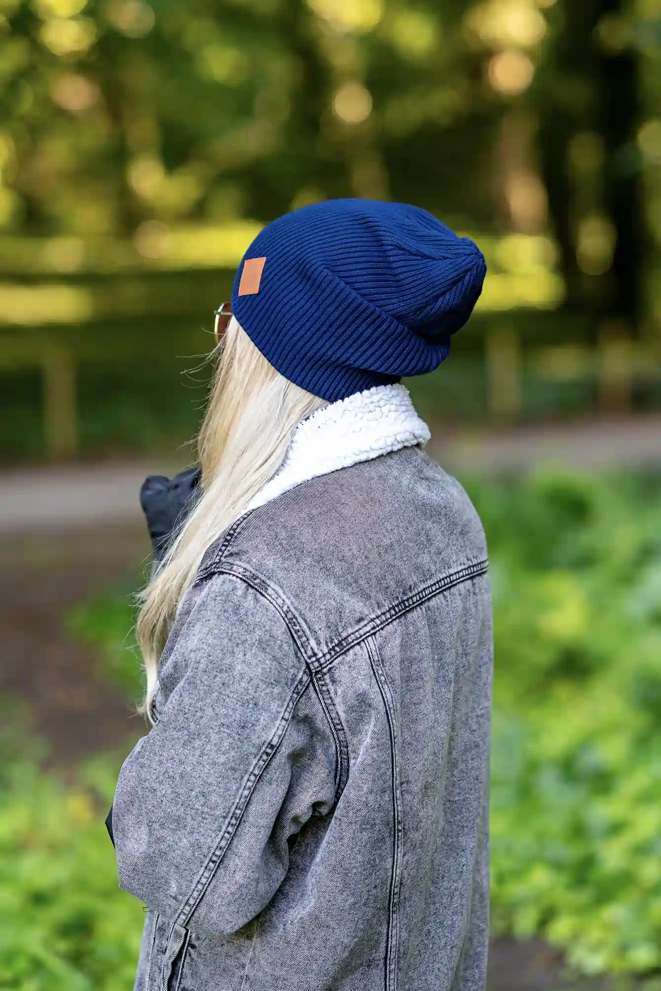 Bawełniana czapka damska logo ekoskórka "Ciemny Granat Navy" 21 niegryzącza czapka z bawełny