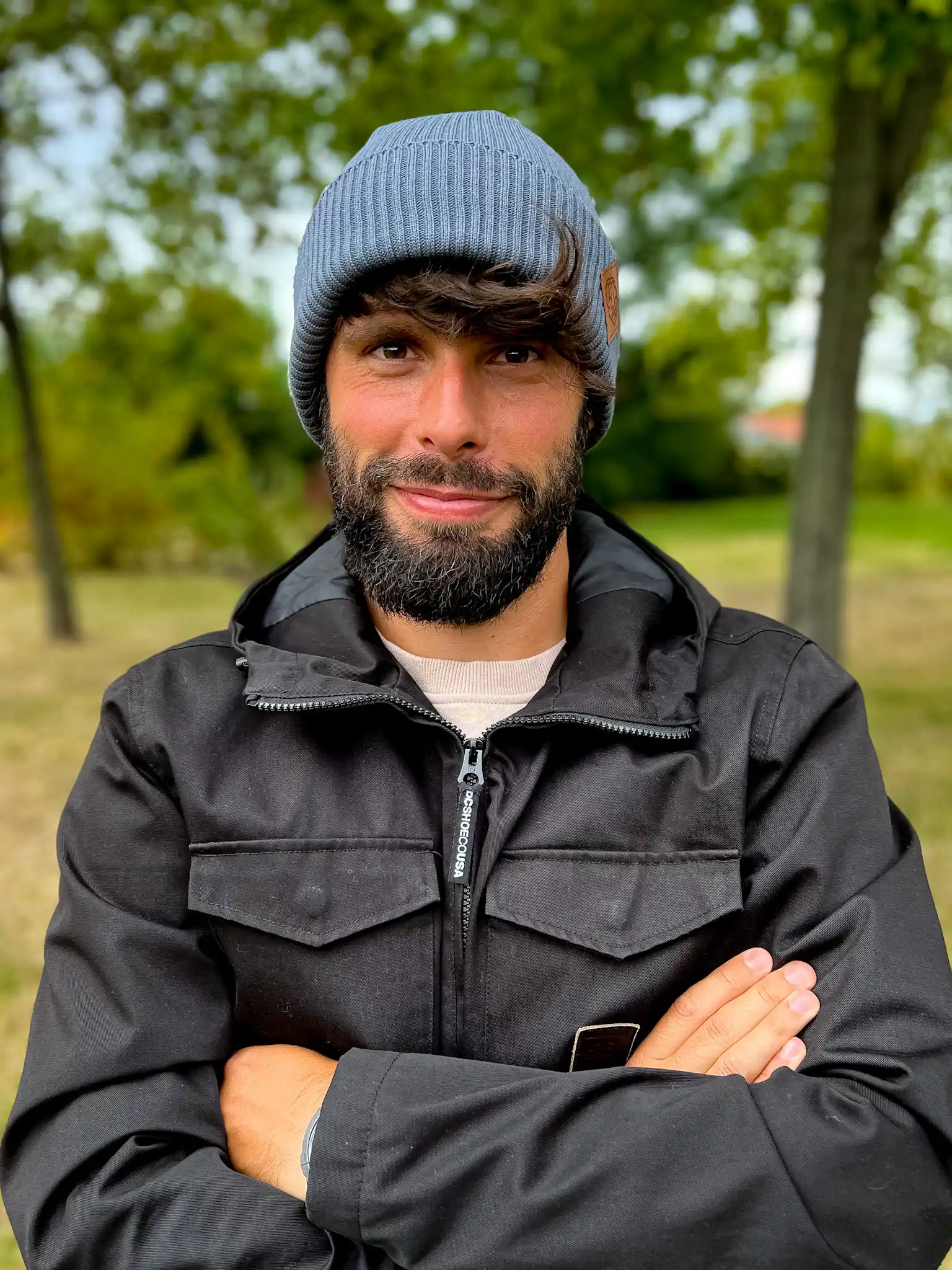 Męska bawełniana czapka beanie logo ekoskórka "Ciemny szary" 191 Bawełniana szara beanie męska