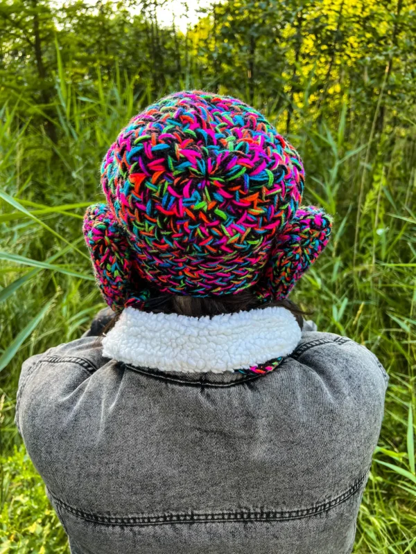 Czapka bez polaru EXPLORER ,,Czarne kolorki" 14 Ciepła i stylowa – nasza wełniana czapka slouchy to must-have na zimę.