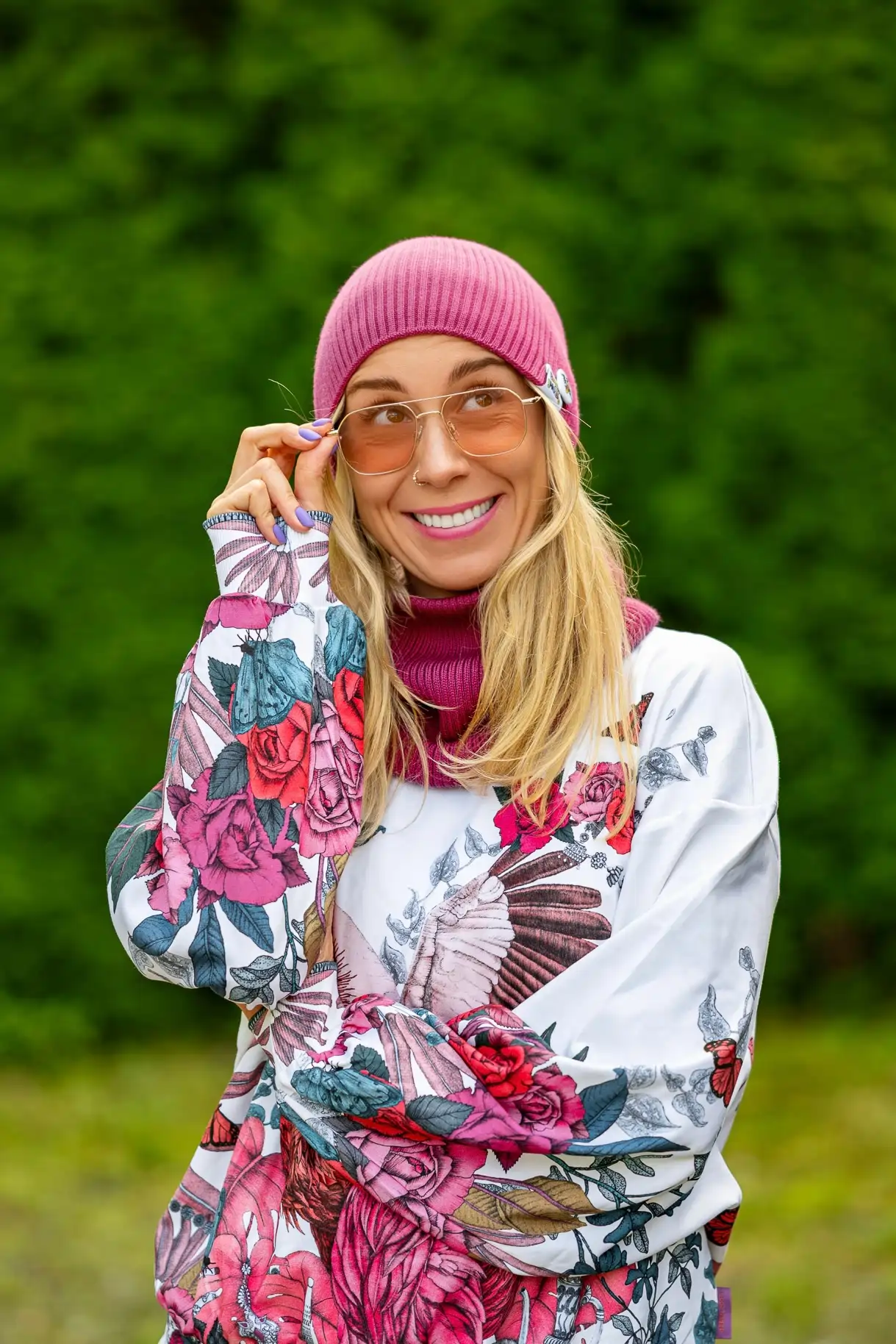 Damska luźna czapka MERINO logo kolorowe "Palona Malina" 141 Facetune 23 08 2026 21 29 02
