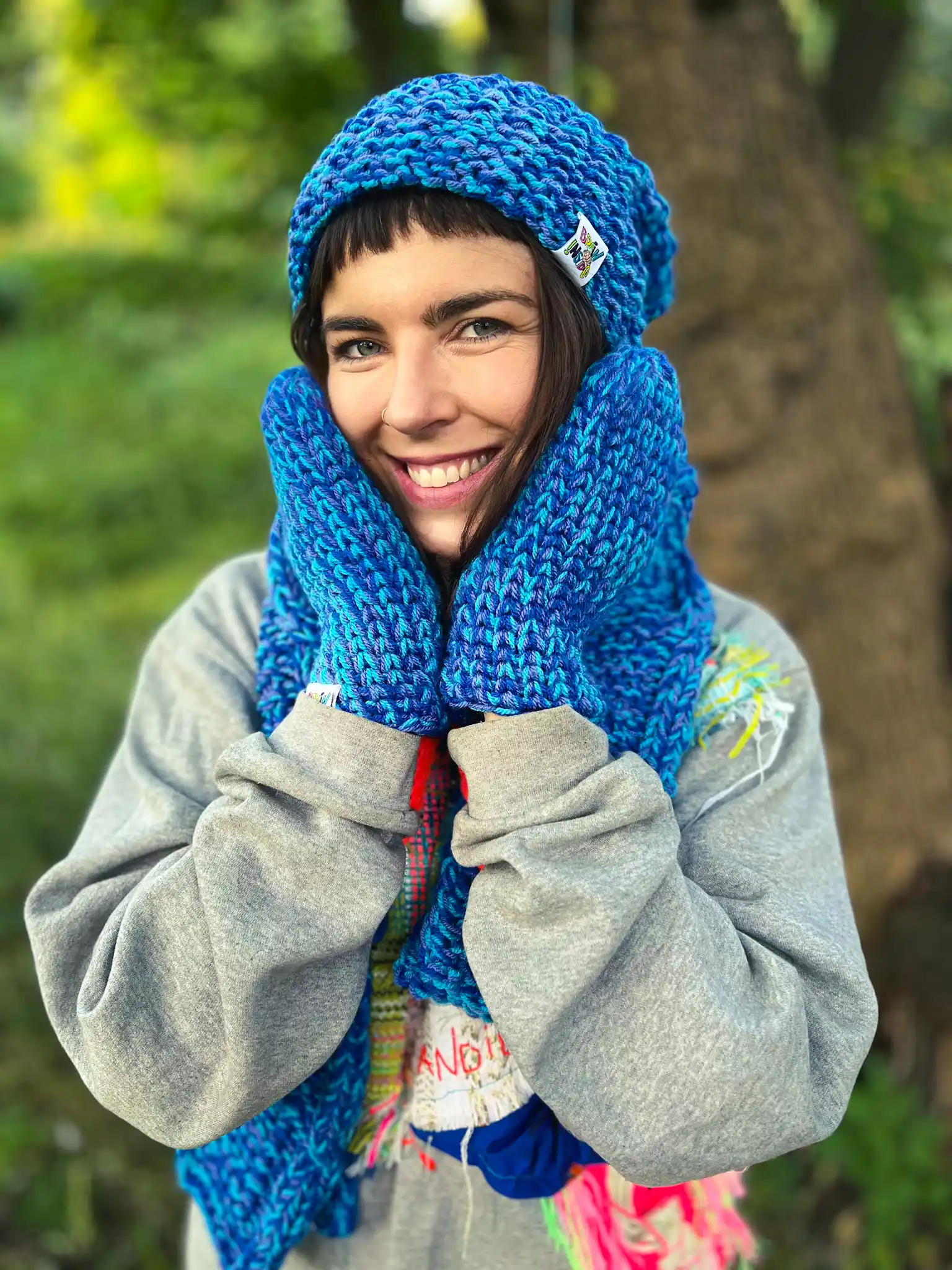 Luźna czapka MERINO 100% "Niebieskości" NEVERLAND + podszewka BAWEŁNA 193 Luźna niebieska czapka slouchy, ręcznie robiona z podszewką z polaru