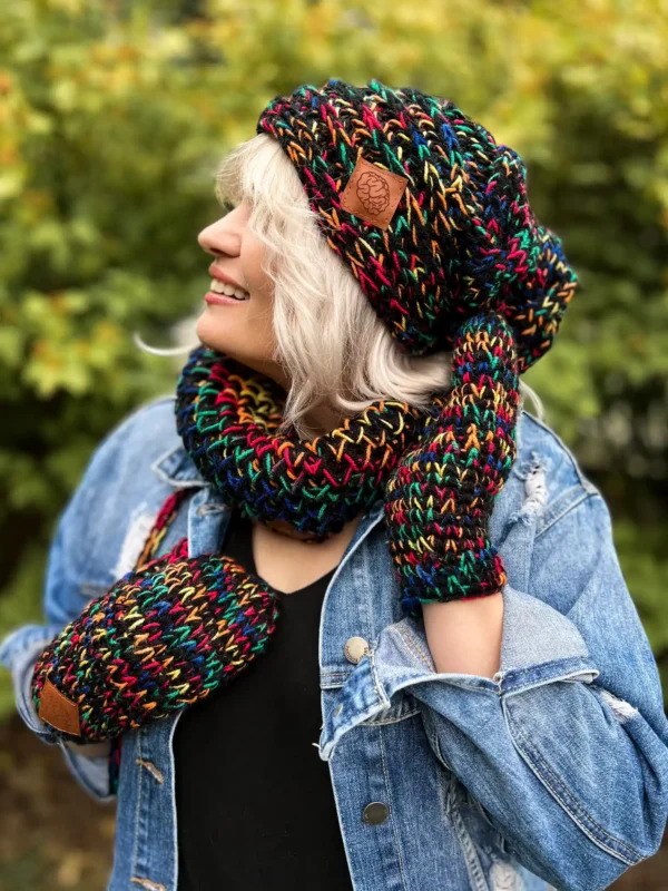 Rękawiczki handmade ze sznureczkiem ,,Czarne czerwienie" 13 Naturalne włókna – ręcznie robione rękawiczki z wełny merino i alpaki, stworzony przez seniorki.