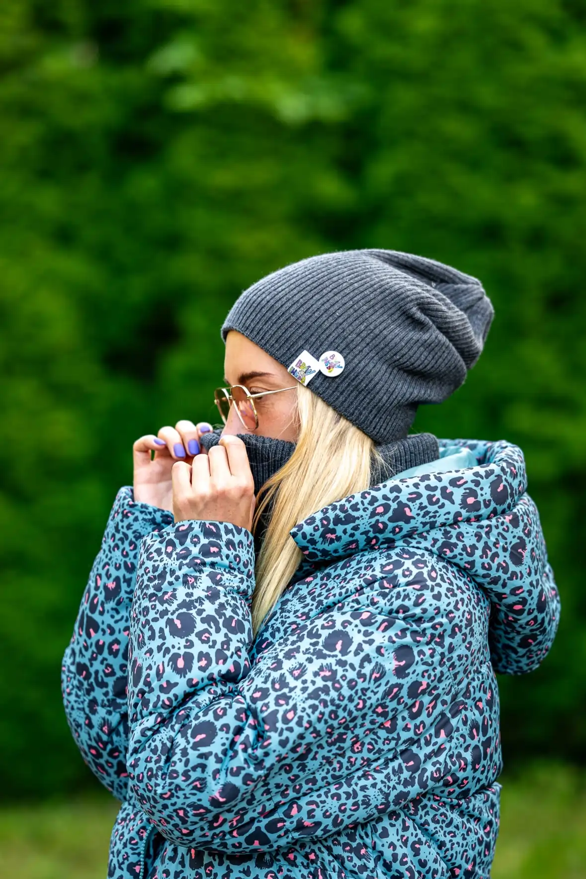 Damska czapka MERINO logo kolorowe "Ciemny Szary" 84 czapka merino smerfetka