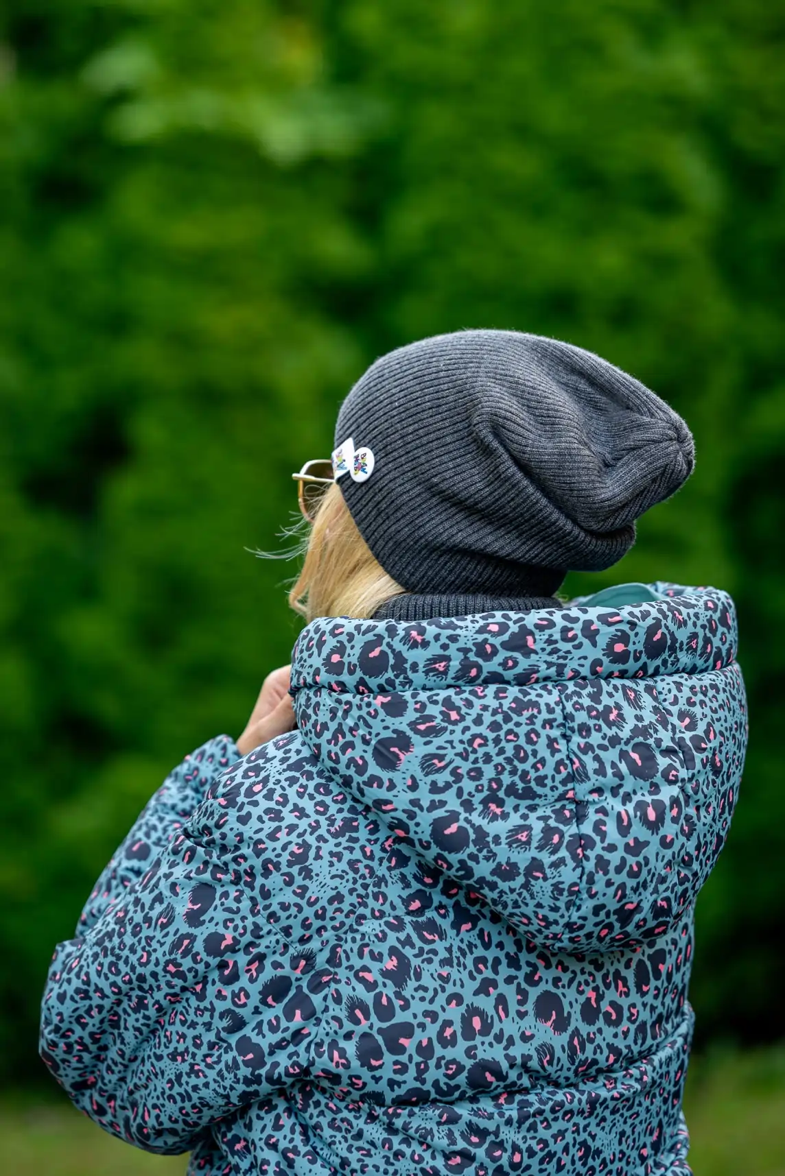 Damska czapka MERINO logo kolorowe "Ciemny Szary" 91 czapka z merino unisex