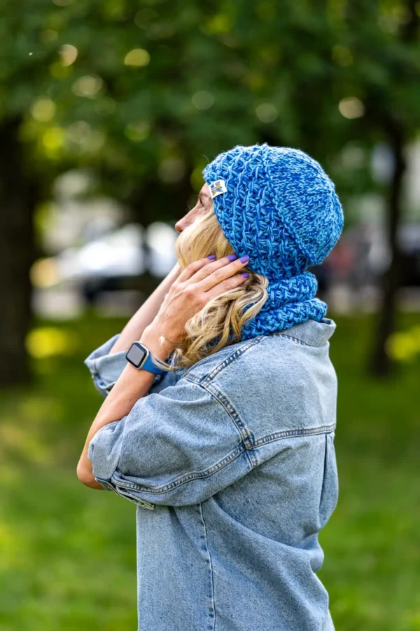 Czapka MERINO 66% ,,Niebieskości" HOPE 11 doskonała czapka na zimę