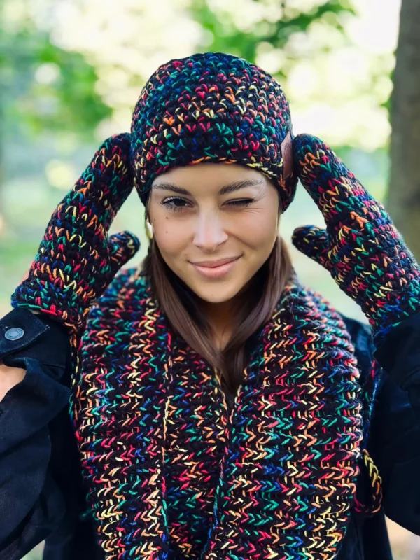 Rękawiczki MERINO 75% ,,Czarne czerwienie" 13 jednopalczaste rekawiczki handmade z dodatkiem welny