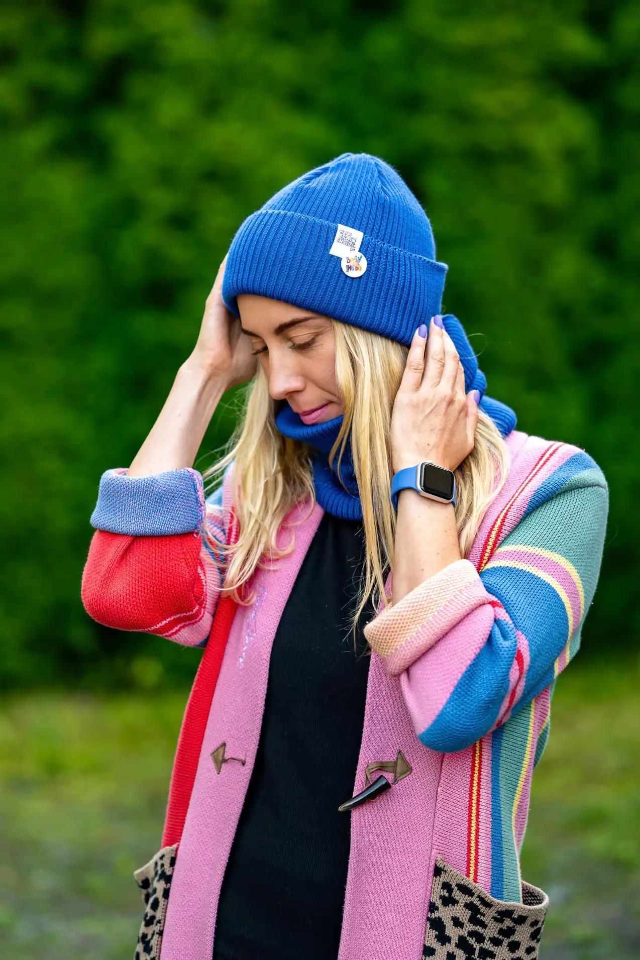 Beanie MERINO logo kolorowe "Niebieski Kobalt" 120 kobaltowa czapka beanie merino
