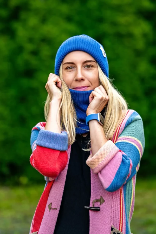 Beanie MERINO logo kolorowe "Niebieski Kobalt" 10 kobaltowa czapka merino