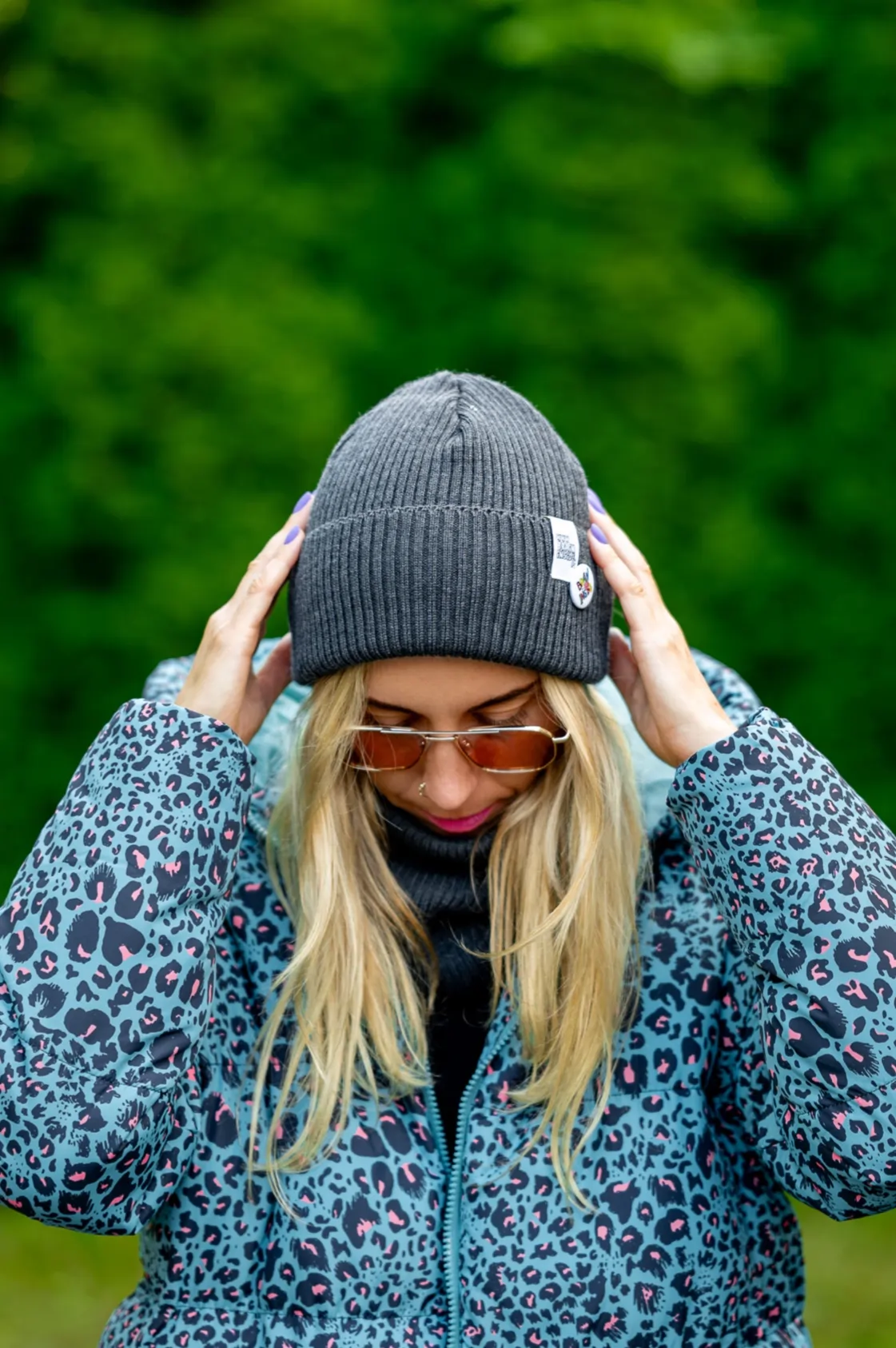 Czapka wywijana MERINO logo kolorowe "Ciemny Szary" 139 komplet na jesień merino