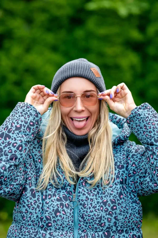 modna czapka damska