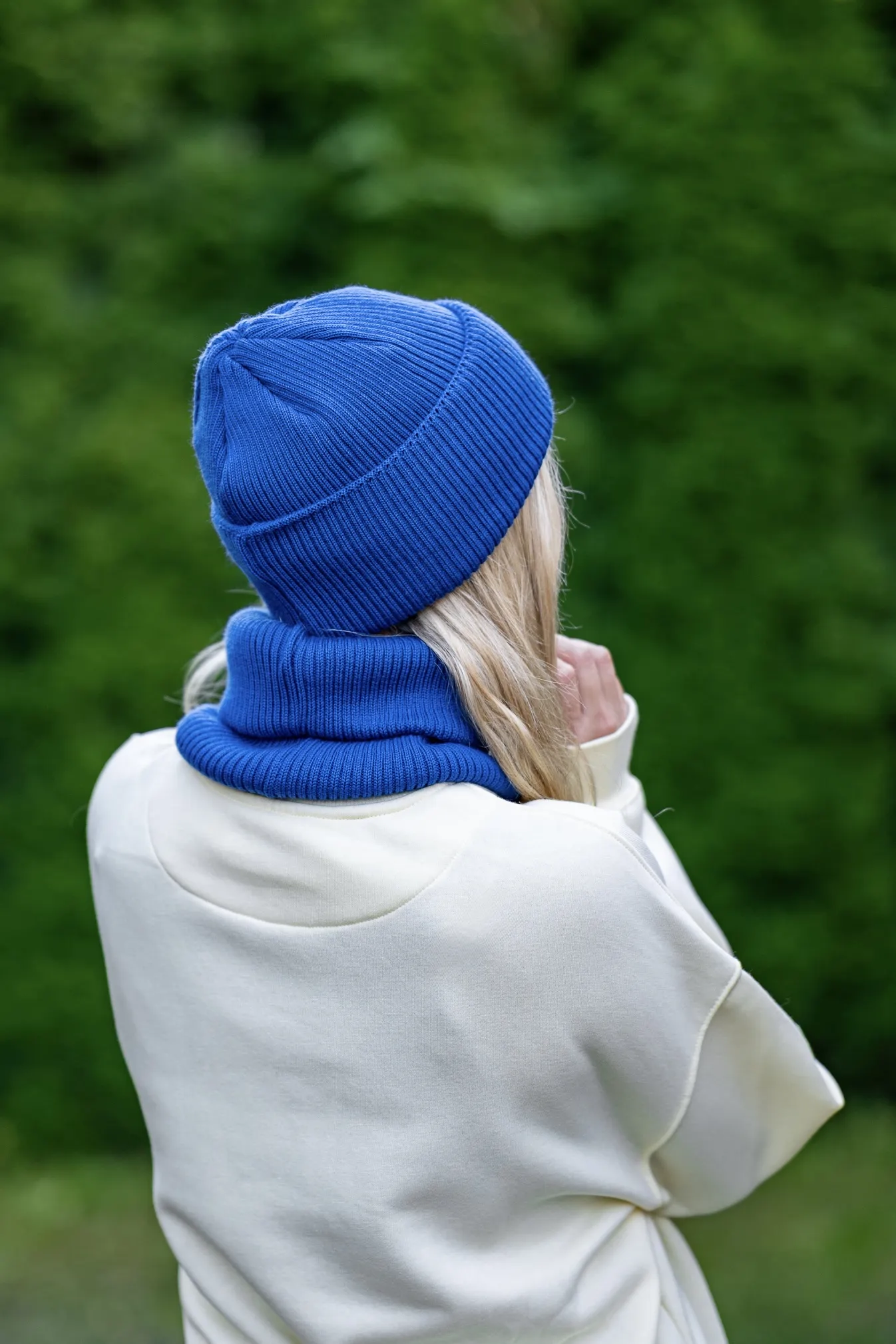 Beanie MERINO logo kolorowe "Niebieski Kobalt" 119 niegryząca czapka merino