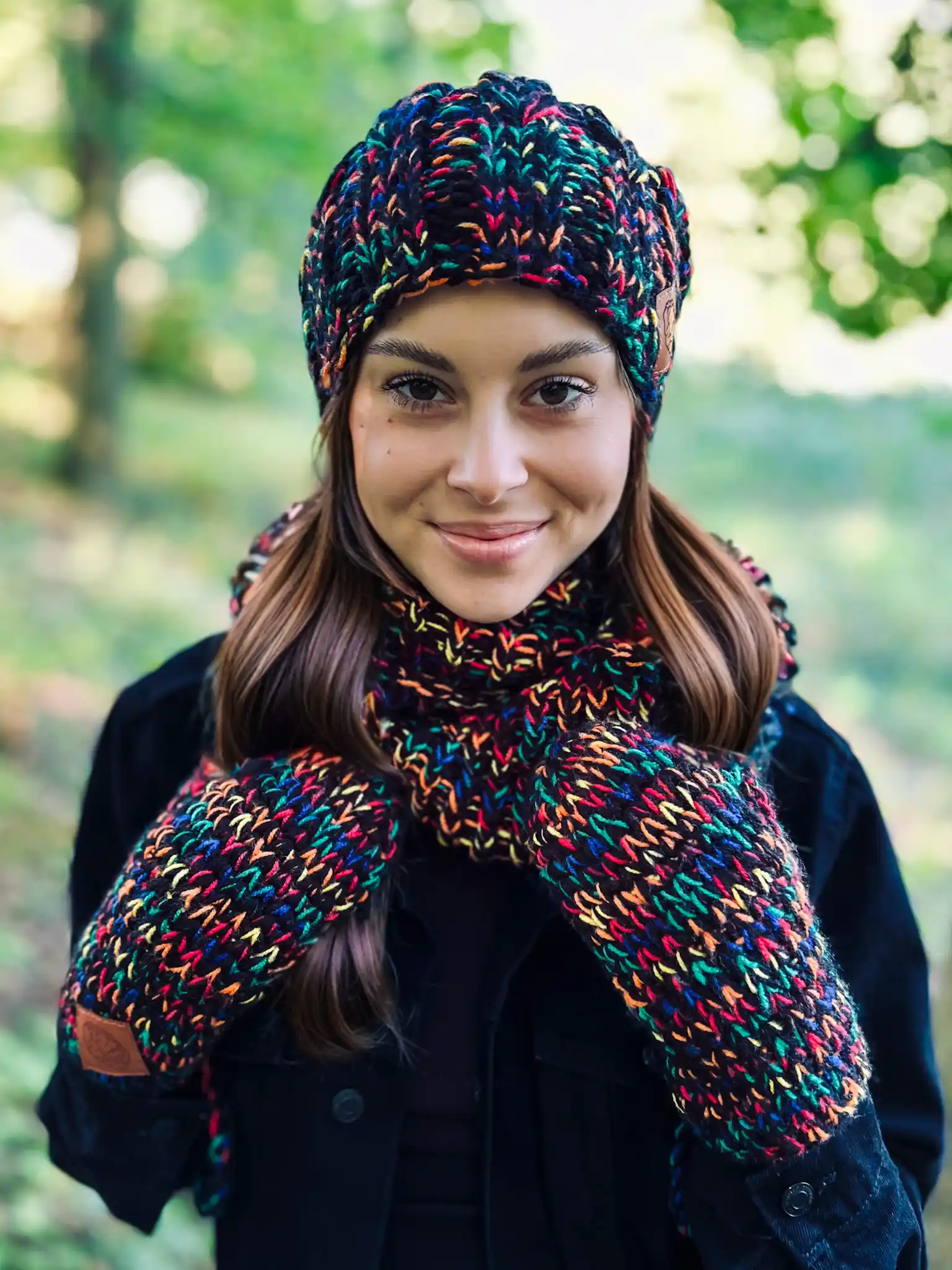 Rękawiczki MERINO 75% ,,Czarne czerwienie" 228 welniane rekawiczki dziergane