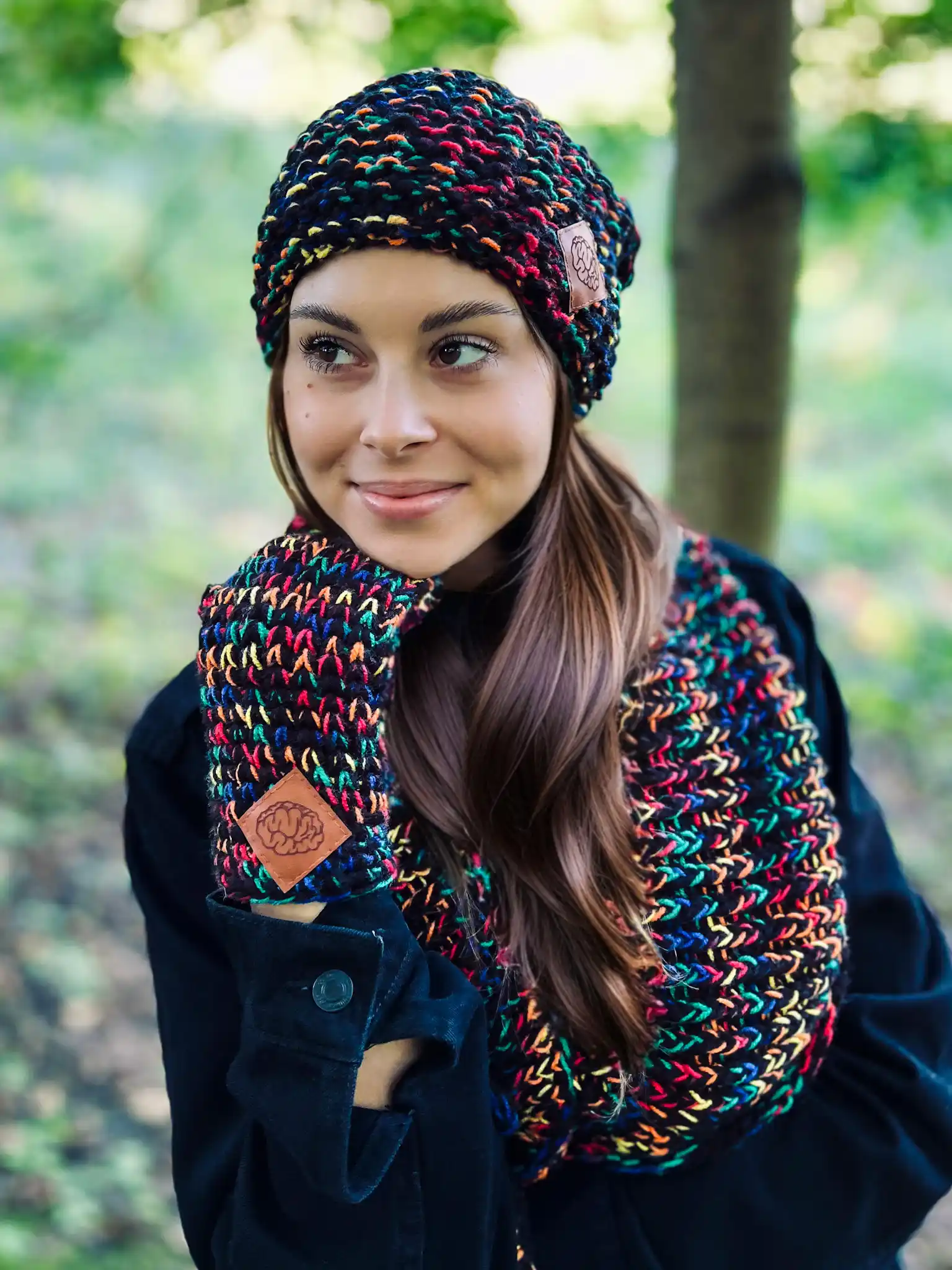 Rękawiczki handmade ze sznureczkiem ,,Czarne czerwienie" 208 welniane rekawiczki na sznureczku