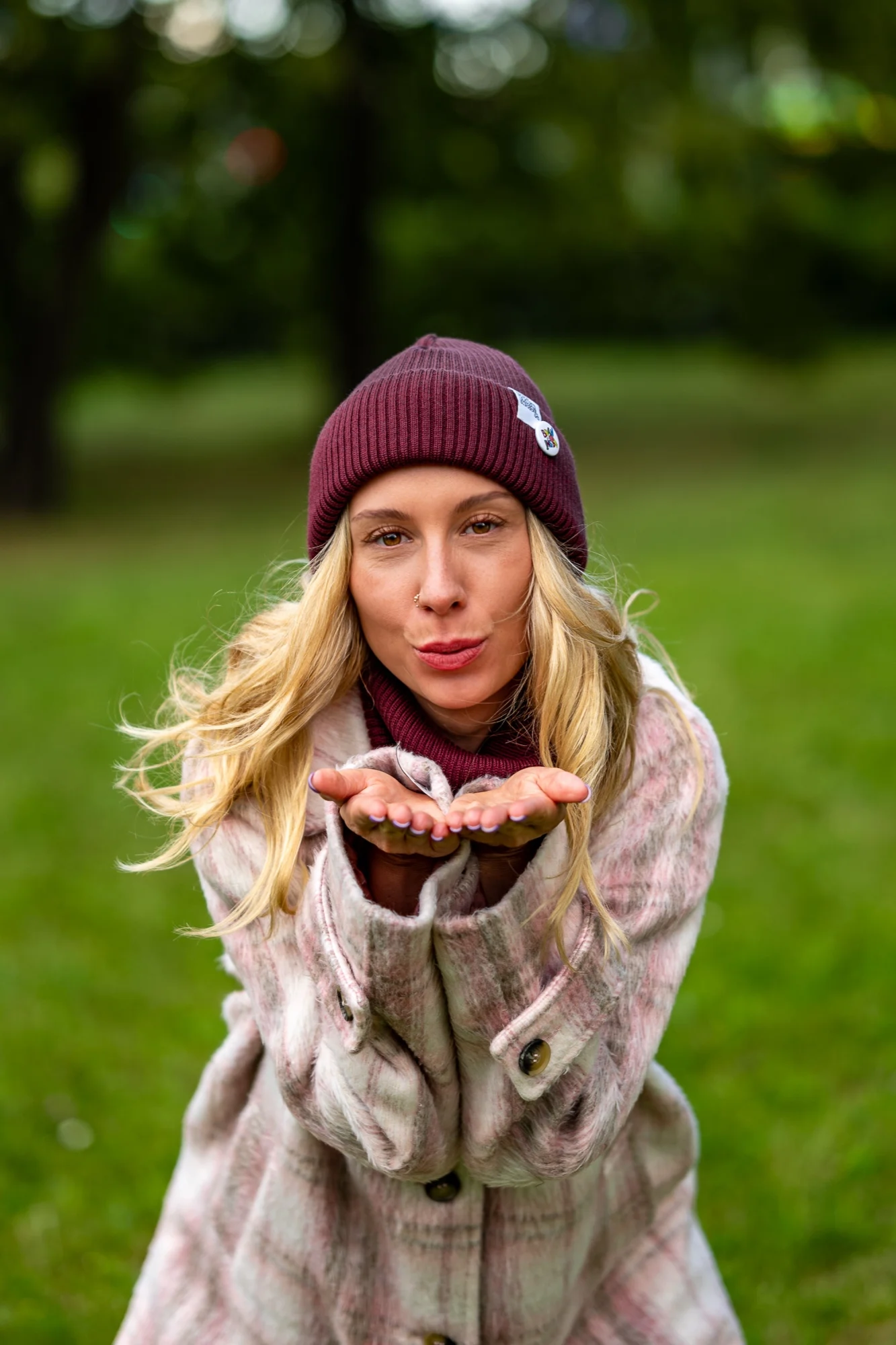Beanie MERINO logo kolorowe "Bordo" 113 bordowa czapka wełniana