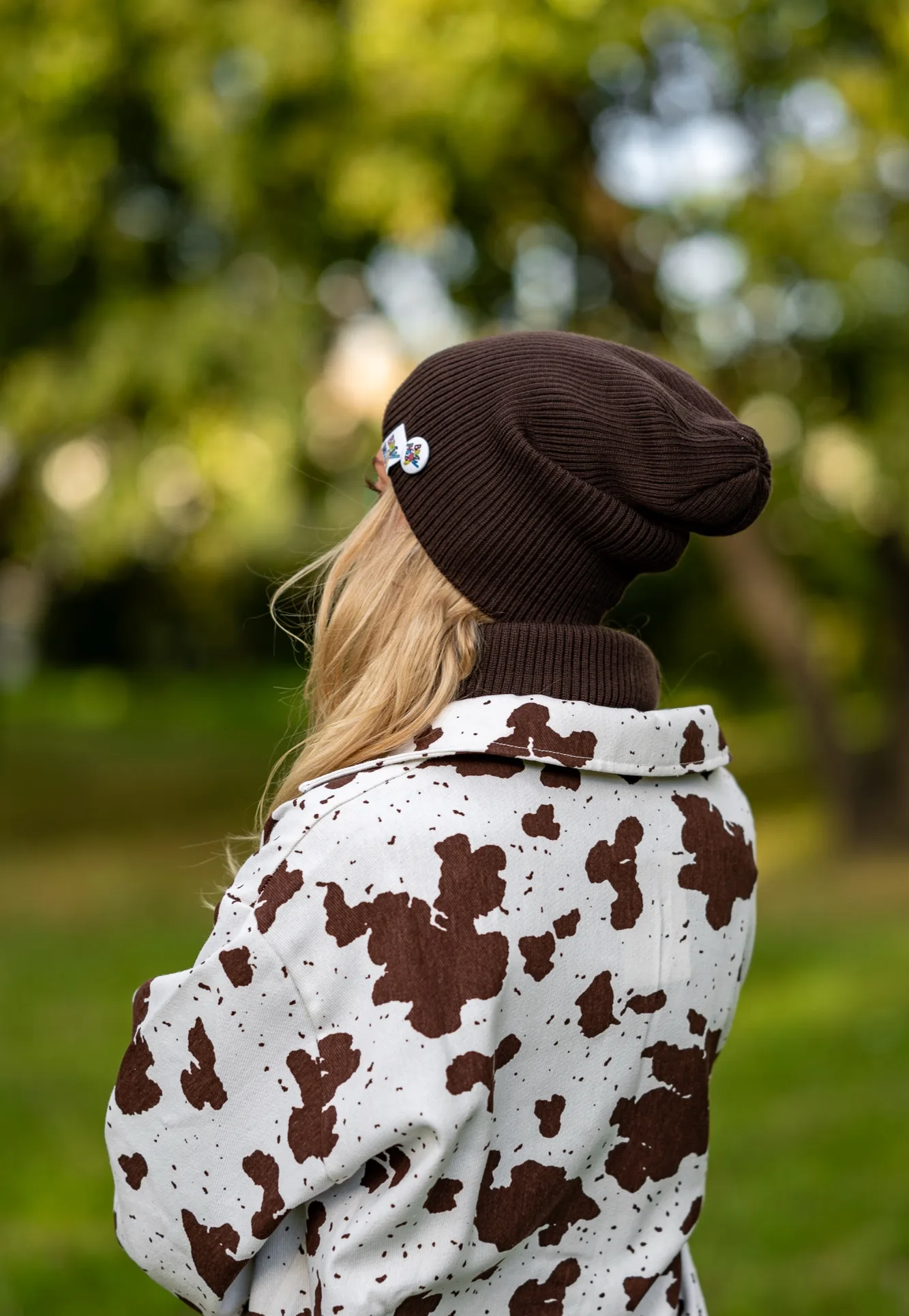 Luźna czapka MERINO logo kolorowe "Brąz" 149 brązowy komplet merino