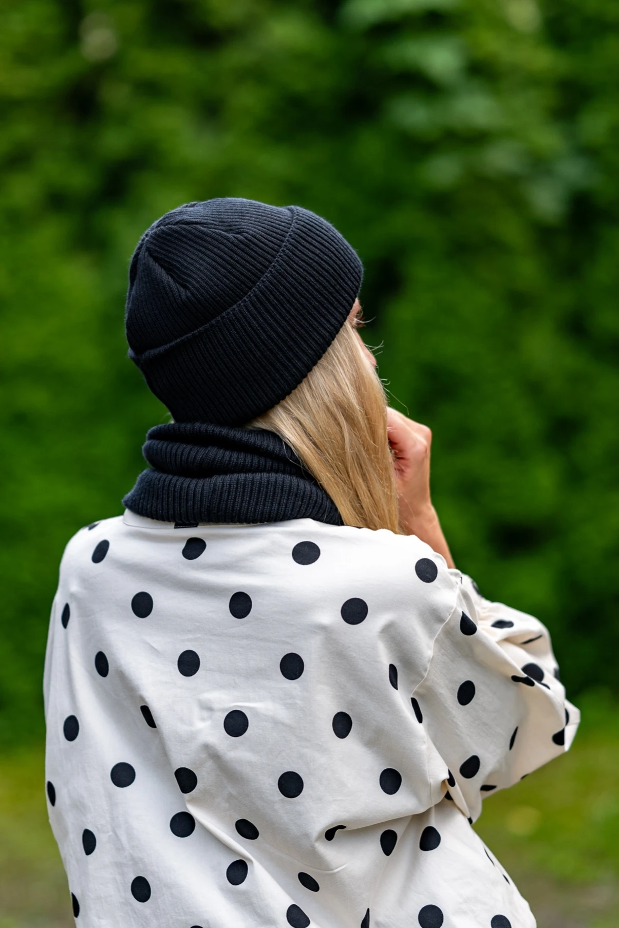 Czapka beanie MERINO logo kolorowe "Czarny" 126 czapka all season czarna