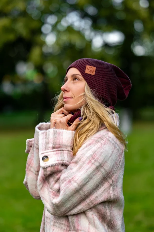 Czapka smerfetka MERINO logo ekoskórka "Bordo" 6 czapka komin merino