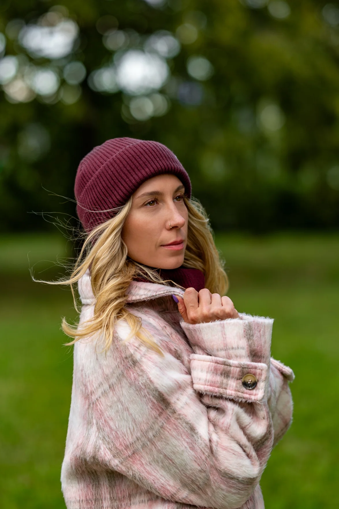 MERINO czapka wywijana logo ekoskórka "Bordo" 69 czapka merino bordo