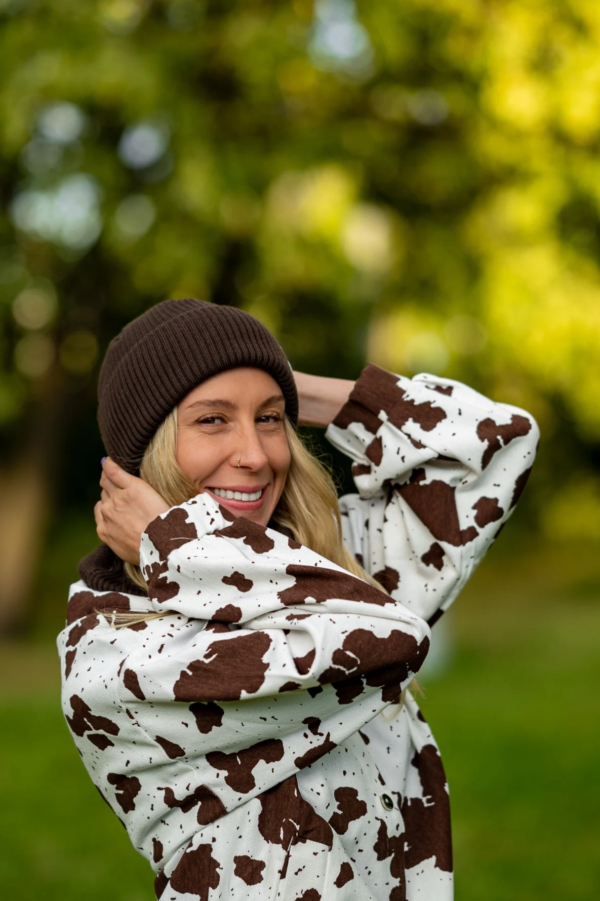 MERINO czapka beanie logo ekoskórka "Brąz" 49 czapka merino brązowa