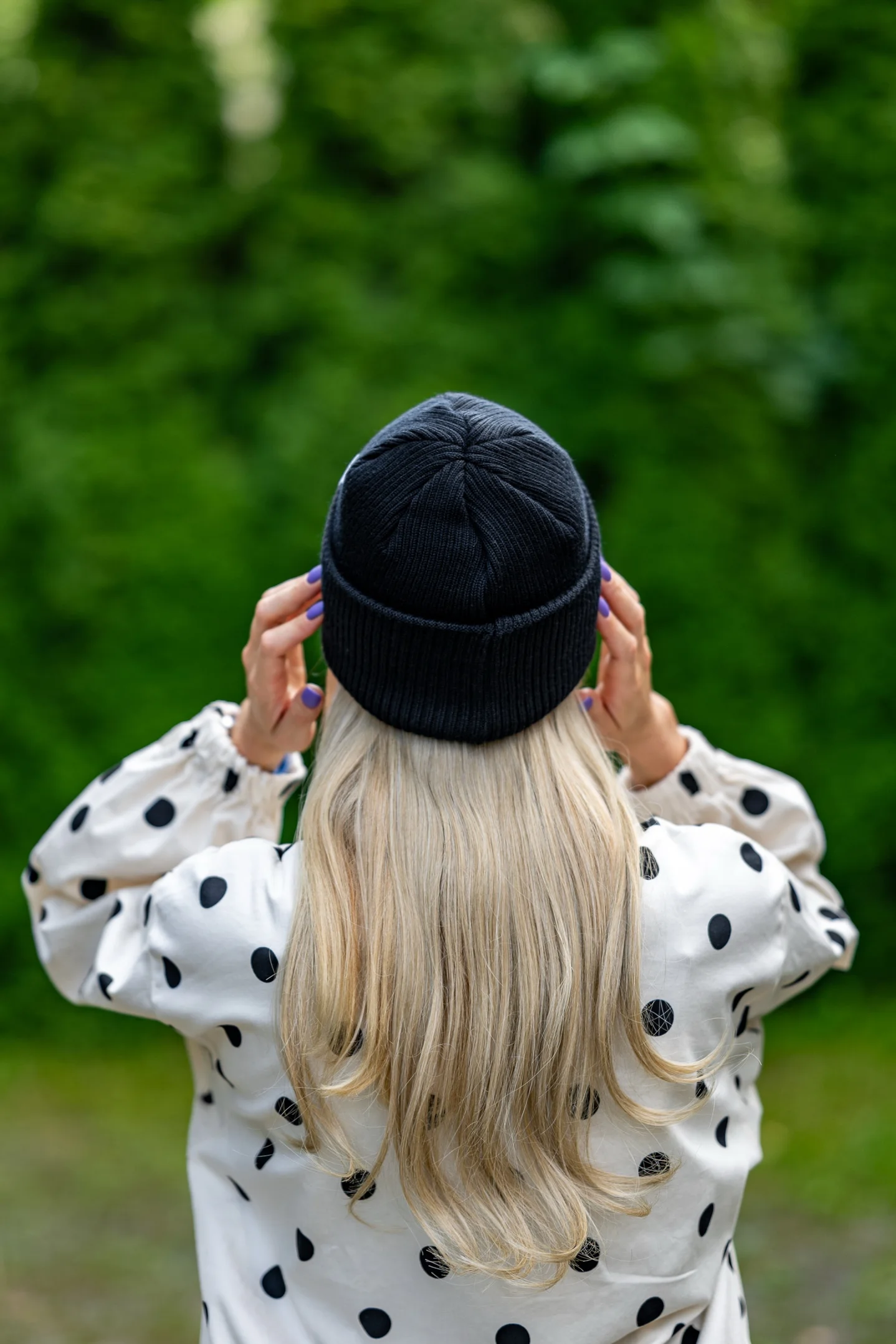 Czapka beanie MERINO logo kolorowe "Czarny" 128 czapka na sezon przejściowy