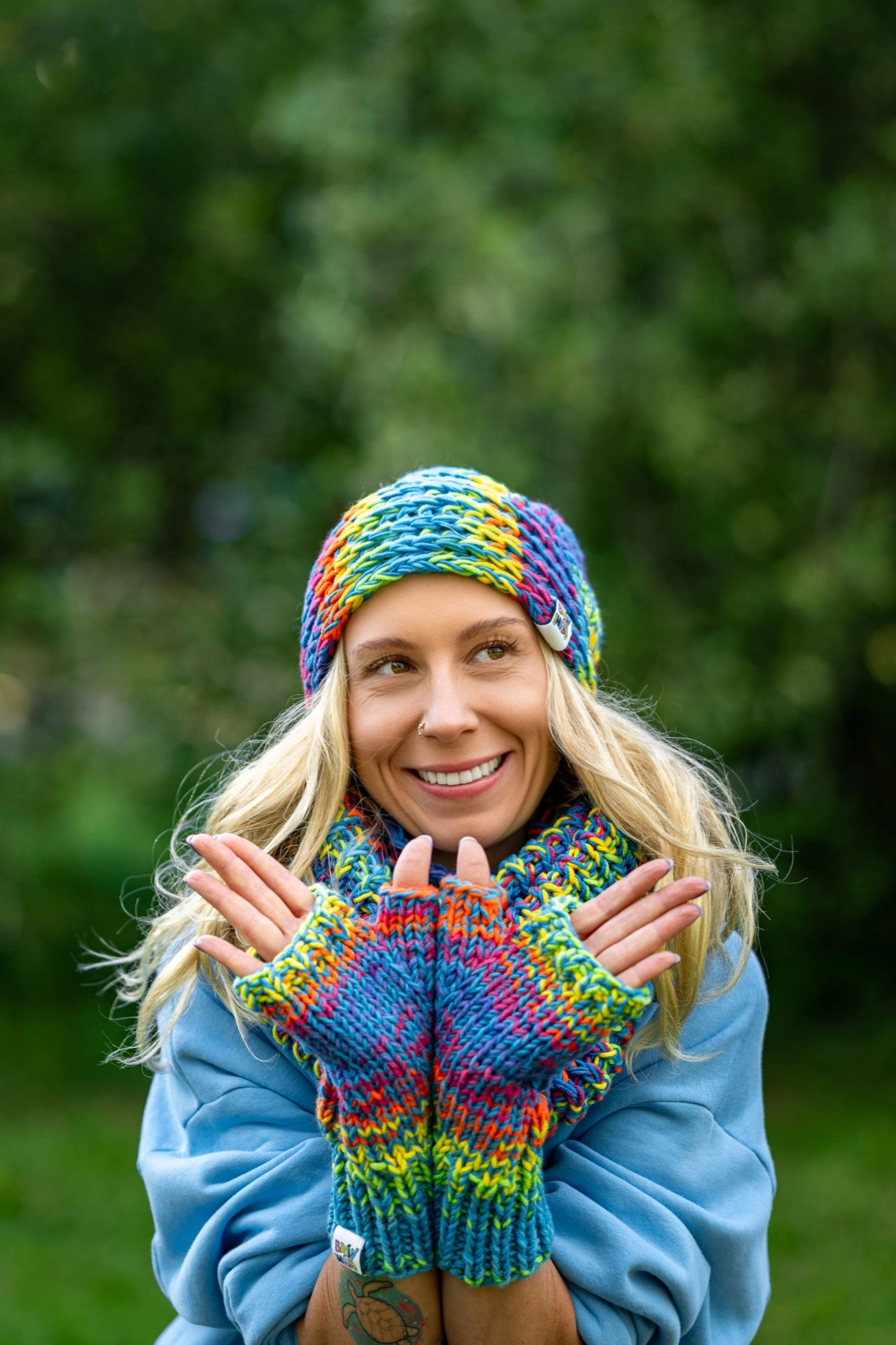 Mitenki MERINO 50% ,,Tęcza Błękit" 19 młodzieżowe rękawiczki merino